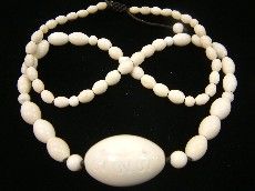 S.Crystal oval nacklace