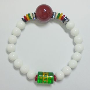 Conch bracelet with carnelian